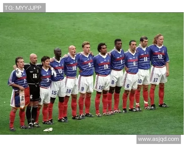 福布莱、弗朗茨、法比奥：聚焦足球场上的F字母传奇球星与辉煌时刻