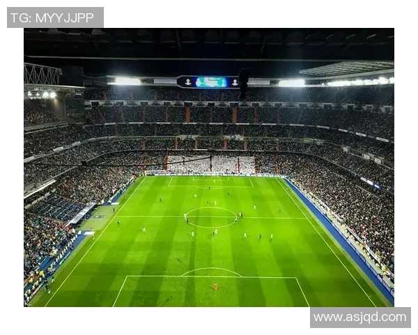 足球巨星风云录：从绿茵场到全球偶像的成长与挑战